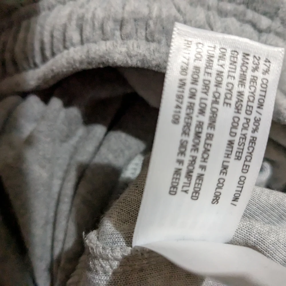 Universal Thread Gray Joggers NWT Large